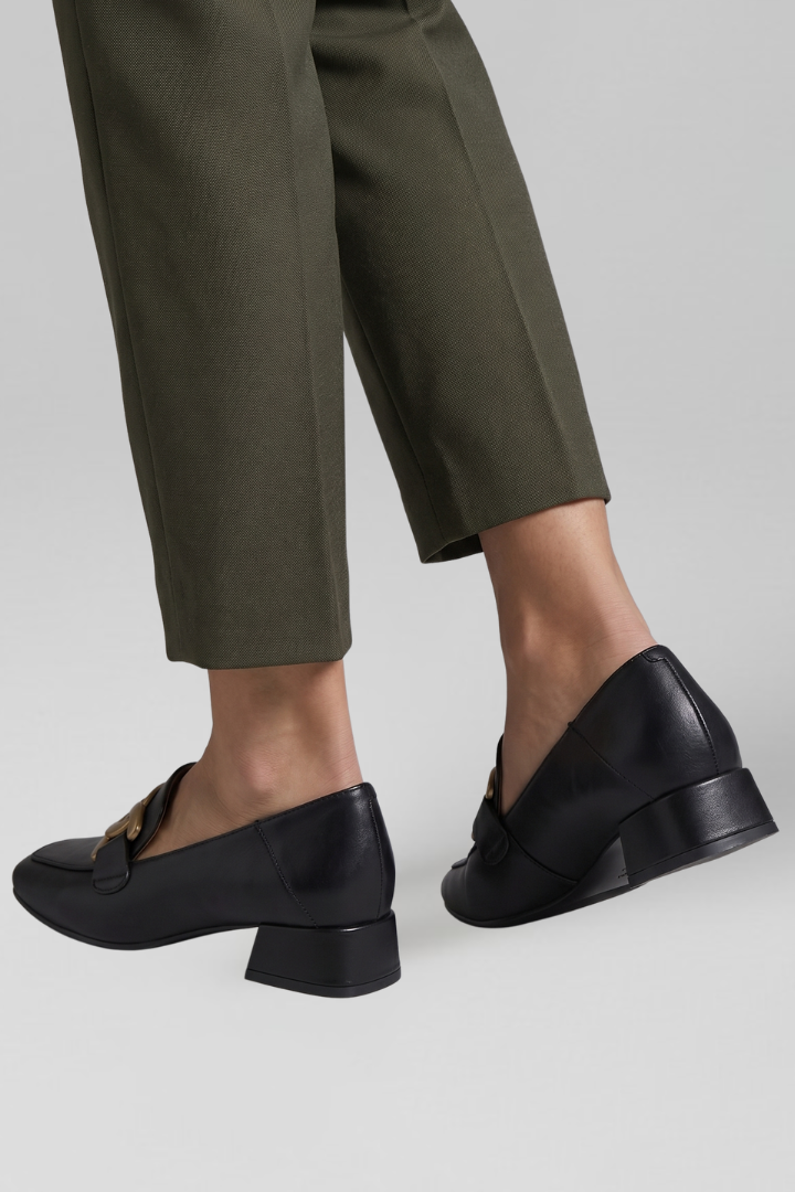 Women Classic Elegant Refined Sophisticated Slip-On Loafers